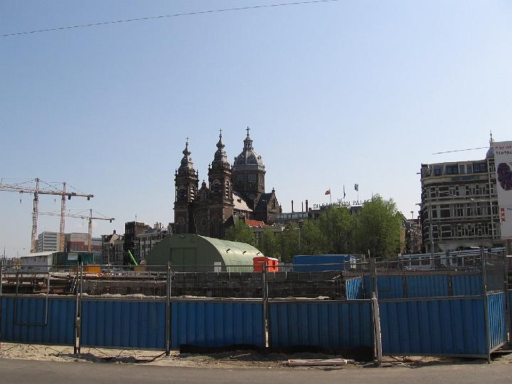 Amsterdam 02.jpg - Sitz der Regierung ist jedoch das 50 km entfernte Den Haag, das deshalb die meisten Menschen als Hauptstadt halten.
